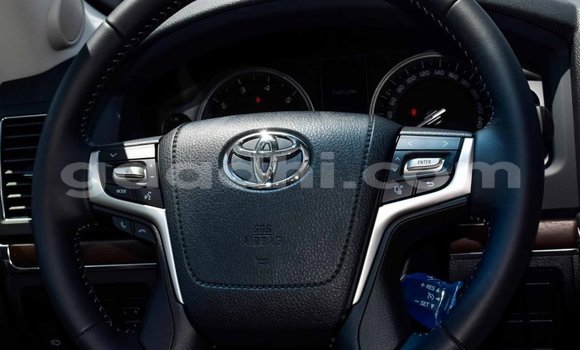 Nunua Mpya Toyota Land Cruiser Nyeusi Gari ndani ya Afgooye nchini Somalia Nunua Mpya Toyota Land Cruiser Nyeusi Gari ndani ya Afgooye nchini Somalia