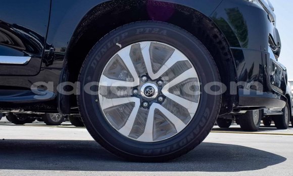 Nunua Mpya Toyota Land Cruiser Nyeusi Gari ndani ya Afgooye nchini Somalia Nunua Mpya Toyota Land Cruiser Nyeusi Gari ndani ya Afgooye nchini Somalia