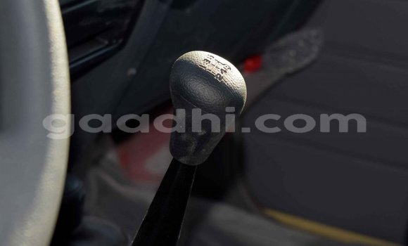 Nunua Mpya Toyota Land Cruiser Beige Gari ndani ya Afgooye nchini Somalia Nunua Mpya Toyota Land Cruiser Beige Gari ndani ya Afgooye nchini Somalia