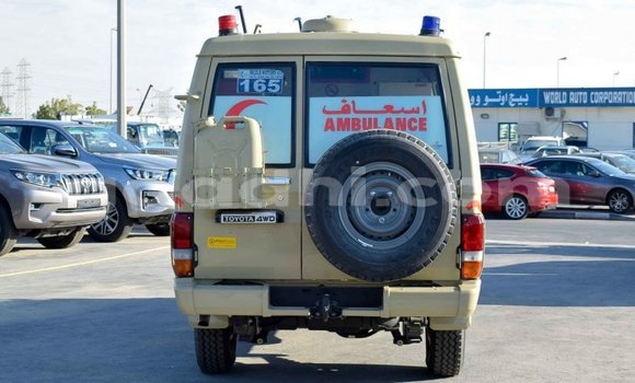 Nunua Mpya Toyota Land Cruiser Beige Gari ndani ya Afgooye nchini Somalia Nunua Mpya Toyota Land Cruiser Beige Gari ndani ya Afgooye nchini Somalia