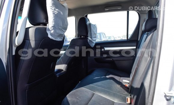 Imported Toyota Hilux Other Makiinaa iti Import - Dubai keessatti Somalia keessatti Imported Toyota Hilux Other Makiinaa iti Import - Dubai keessatti Somalia keessatti