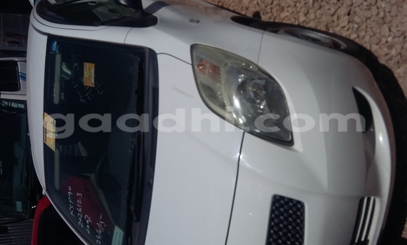 ይግዙ ያገለገለ Toyota Vitz ነጭ መኪና በ ሞቃዲሾ በ ሶማሊያ ይግዙ ያገለገለ Toyota Vitz ነጭ መኪና በ ሞቃዲሾ በ ሶማሊያ