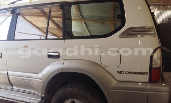 Acheter Neuf Voiture Toyota Land Cruiser Blanc à Hargeysa, Somaliland Acheter Neuf Voiture Toyota Land Cruiser Blanc à Hargeysa, Somaliland