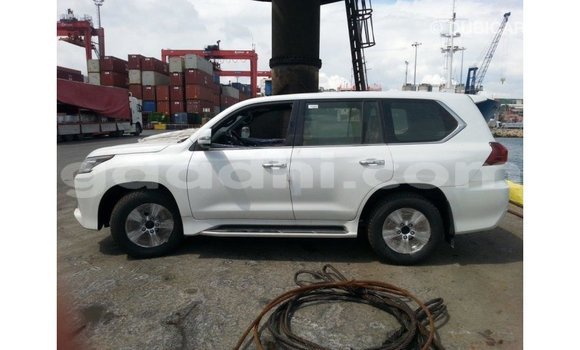 اشتري Imported Lexus LX أبيض سيارة في Import - Dubai في الصومال اشتري Imported Lexus LX أبيض سيارة في Import - Dubai في الصومال