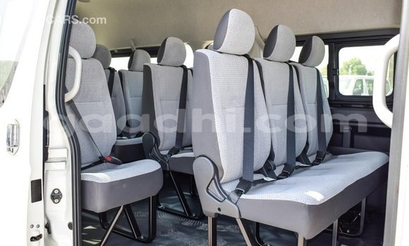 اشتري Imported Toyota Hiace أبيض سيارة في Import - Dubai في الصومال اشتري Imported Toyota Hiace أبيض سيارة في Import - Dubai في الصومال
