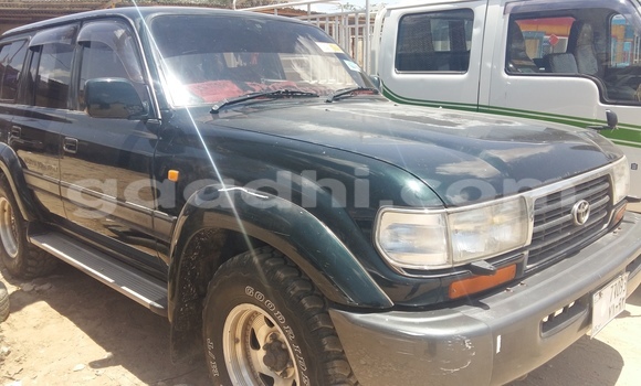 Acheter Neuf Voiture Toyota Land Cruiser Vert à Hargeysa, Somaliland Acheter Neuf Voiture Toyota Land Cruiser Vert à Hargeysa, Somaliland
