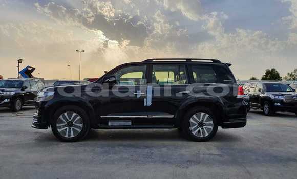 Nunua Mpya Toyota Land Cruiser Nyeusi Gari ndani ya Afgooye nchini Somalia Nunua Mpya Toyota Land Cruiser Nyeusi Gari ndani ya Afgooye nchini Somalia