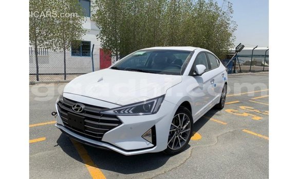 Imported Hyundai Elantra White Makiinaa iti Import - Dubai keessatti Somalia keessatti Imported Hyundai Elantra White Makiinaa iti Import - Dubai keessatti Somalia keessatti