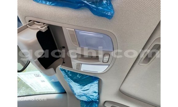 Imported Hyundai Elantra White Makiinaa iti Import - Dubai keessatti Somalia keessatti Imported Hyundai Elantra White Makiinaa iti Import - Dubai keessatti Somalia keessatti