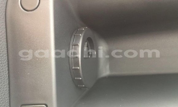 Imported Hyundai Accent White Makiinaa iti Import - Dubai keessatti Somalia keessatti Imported Hyundai Accent White Makiinaa iti Import - Dubai keessatti Somalia keessatti