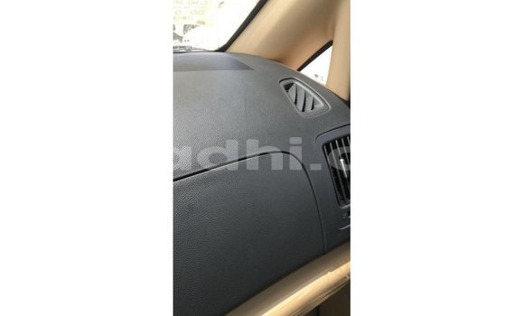 Imported Hyundai Accent White Makiinaa iti Import - Dubai keessatti Somalia keessatti Imported Hyundai Accent White Makiinaa iti Import - Dubai keessatti Somalia keessatti