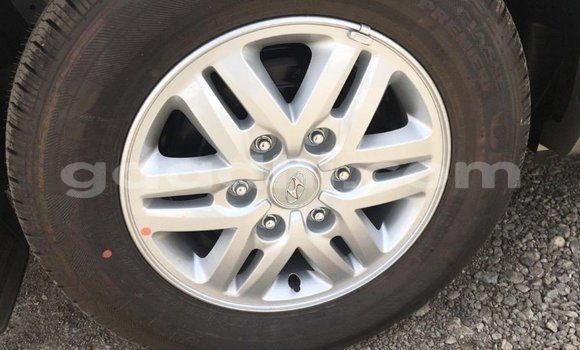 Imported Hyundai Accent White Makiinaa iti Import - Dubai keessatti Somalia keessatti Imported Hyundai Accent White Makiinaa iti Import - Dubai keessatti Somalia keessatti