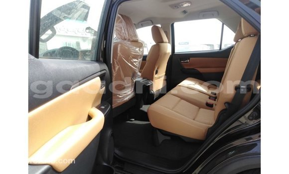 Imported Toyota Fortuner Black Makiinaa iti Import - Dubai keessatti Somalia keessatti Imported Toyota Fortuner Black Makiinaa iti Import - Dubai keessatti Somalia keessatti