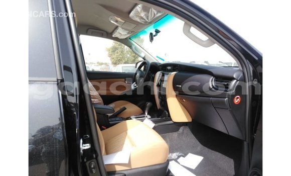 Imported Toyota Fortuner Black Makiinaa iti Import - Dubai keessatti Somalia keessatti Imported Toyota Fortuner Black Makiinaa iti Import - Dubai keessatti Somalia keessatti