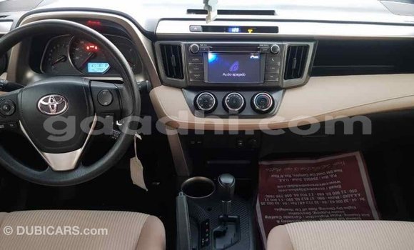 ይግዙ Imported Toyota HiAce ቀይ የጭነት መኪና በ Import - Dubai በ ሶማሊያ ይግዙ Imported Toyota HiAce ቀይ የጭነት መኪና በ Import - Dubai በ ሶማሊያ