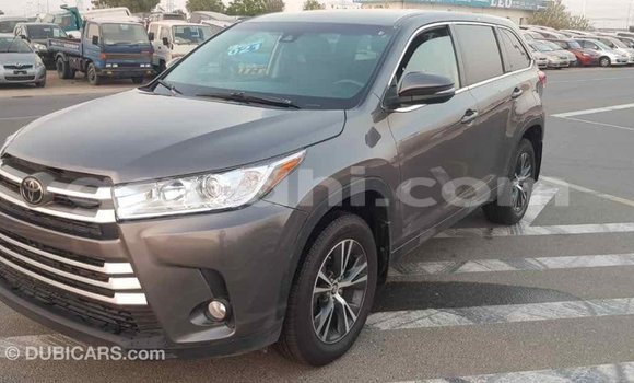 ይግዙ Imported Toyota Highlander ሌላ መኪና በ Import - Dubai በ ሶማሊያ ይግዙ Imported Toyota Highlander ሌላ መኪና በ Import - Dubai በ ሶማሊያ