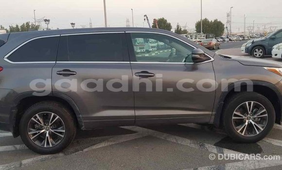 ይግዙ Imported Toyota Highlander ሌላ መኪና በ Import - Dubai በ ሶማሊያ ይግዙ Imported Toyota Highlander ሌላ መኪና በ Import - Dubai በ ሶማሊያ