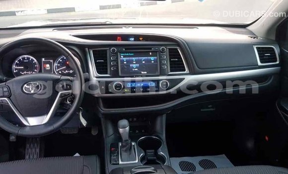 ይግዙ Imported Toyota Highlander ሌላ መኪና በ Import - Dubai በ ሶማሊያ ይግዙ Imported Toyota Highlander ሌላ መኪና በ Import - Dubai በ ሶማሊያ