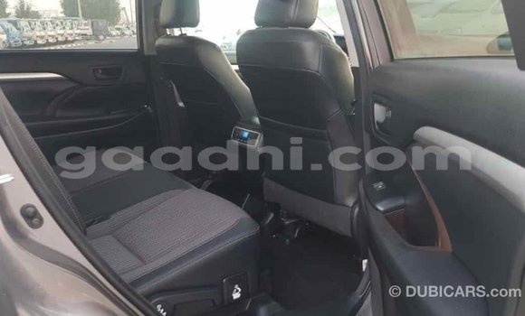 ይግዙ Imported Toyota Highlander ሌላ መኪና በ Import - Dubai በ ሶማሊያ ይግዙ Imported Toyota Highlander ሌላ መኪና በ Import - Dubai በ ሶማሊያ