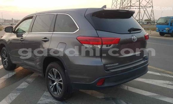 ይግዙ Imported Toyota Highlander ሌላ መኪና በ Import - Dubai በ ሶማሊያ ይግዙ Imported Toyota Highlander ሌላ መኪና በ Import - Dubai በ ሶማሊያ