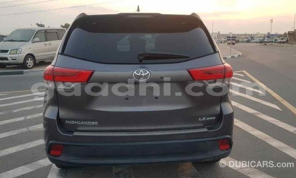 ይግዙ Imported Toyota Highlander ሌላ መኪና በ Import - Dubai በ ሶማሊያ ይግዙ Imported Toyota Highlander ሌላ መኪና በ Import - Dubai በ ሶማሊያ