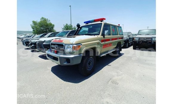 اشتري Imported Toyota Land Cruiser أبيض سيارة في Import - Dubai في الصومال اشتري Imported Toyota Land Cruiser أبيض سيارة في Import - Dubai في الصومال