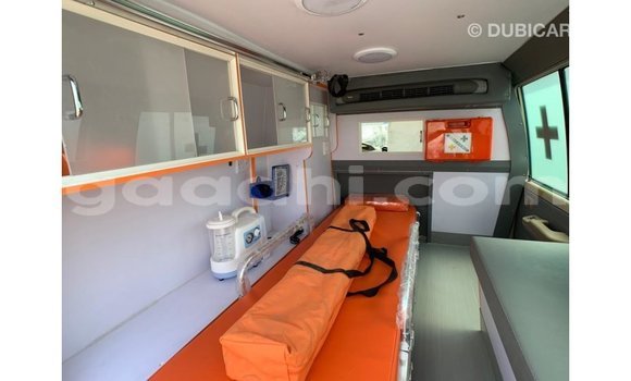 اشتري Imported Toyota Land Cruiser أبيض سيارة في Import - Dubai في الصومال اشتري Imported Toyota Land Cruiser أبيض سيارة في Import - Dubai في الصومال