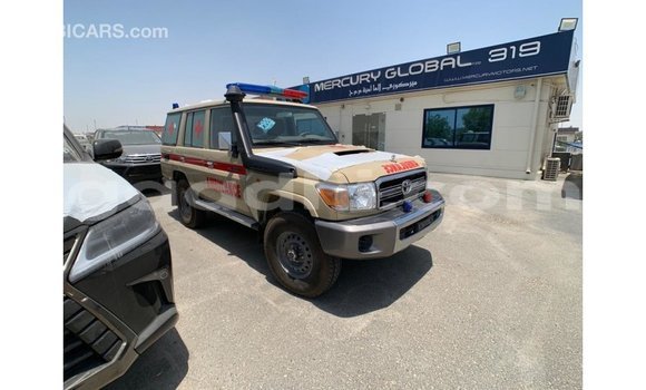 اشتري Imported Toyota Land Cruiser أبيض سيارة في Import - Dubai في الصومال اشتري Imported Toyota Land Cruiser أبيض سيارة في Import - Dubai في الصومال
