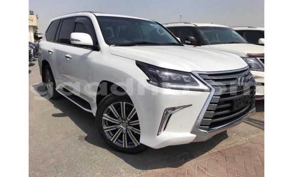 Acheter Import Voiture Lexus LX Blanc à Import - Dubai, Somalie Acheter Import Voiture Lexus LX Blanc à Import - Dubai, Somalie