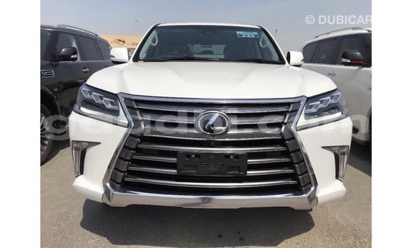 Acheter Import Voiture Lexus LX Blanc à Import - Dubai, Somalie Acheter Import Voiture Lexus LX Blanc à Import - Dubai, Somalie