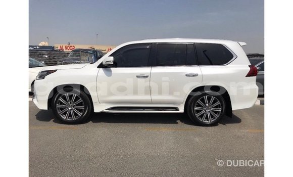 Acheter Import Voiture Lexus LX Blanc à Import - Dubai, Somalie Acheter Import Voiture Lexus LX Blanc à Import - Dubai, Somalie