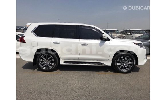 Acheter Import Voiture Lexus LX Blanc à Import - Dubai, Somalie Acheter Import Voiture Lexus LX Blanc à Import - Dubai, Somalie