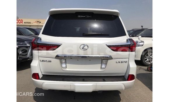 Acheter Import Voiture Lexus LX Blanc à Import - Dubai, Somalie Acheter Import Voiture Lexus LX Blanc à Import - Dubai, Somalie
