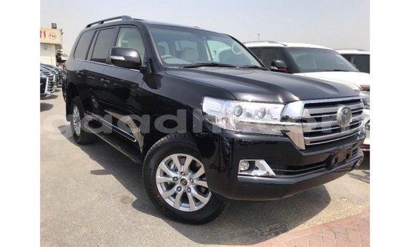 Acheter Import Voiture Toyota Land Cruiser Noir à Import - Dubai, Somalie Acheter Import Voiture Toyota Land Cruiser Noir à Import - Dubai, Somalie