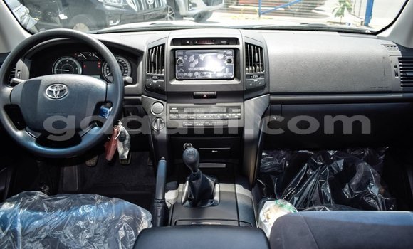 Nunua Mpya Toyota Land Cruiser Nyeupe Gari ndani ya Afgooye nchini Somalia Nunua Mpya Toyota Land Cruiser Nyeupe Gari ndani ya Afgooye nchini Somalia
