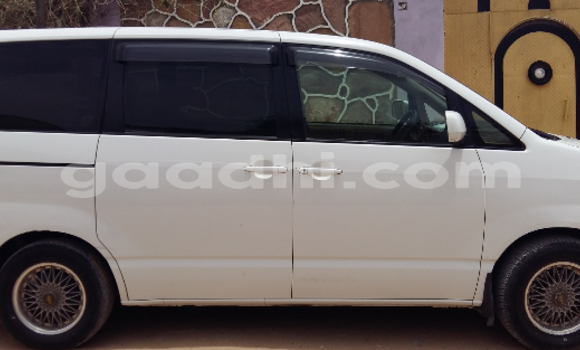 اشتري مستعمل Toyota Noah أبيض سيارة في هرجيسا في أرض الصومال اشتري مستعمل Toyota Noah أبيض سيارة في هرجيسا في أرض الصومال