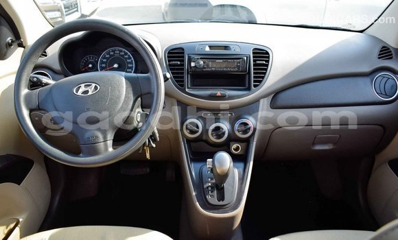 Imported Hyundai i10 White Makiinaa iti Import - Dubai keessatti Somalia keessatti Imported Hyundai i10 White Makiinaa iti Import - Dubai keessatti Somalia keessatti