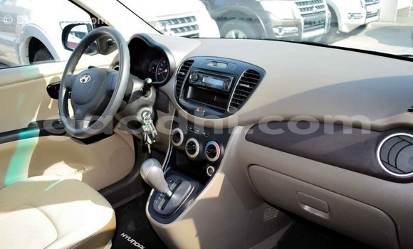 Imported Hyundai i10 White Makiinaa iti Import - Dubai keessatti Somalia keessatti Imported Hyundai i10 White Makiinaa iti Import - Dubai keessatti Somalia keessatti