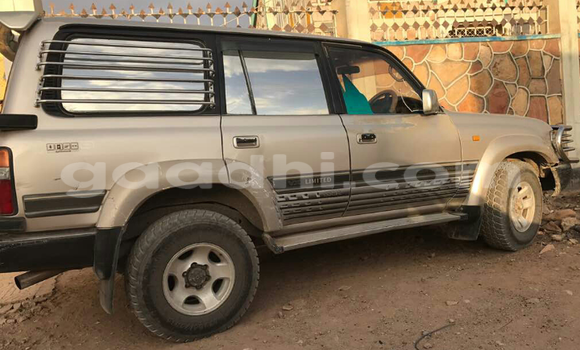 اشتري مستعمل Toyota Land Cruiser فضة سيارة في هرجيسا في أرض الصومال اشتري مستعمل Toyota Land Cruiser فضة سيارة في هرجيسا في أرض الصومال