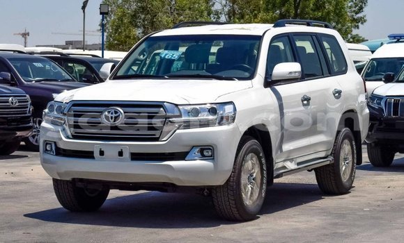 Buy New Toyota Land Cruiser White Car in Afgooye in Somalia Buy New Toyota Land Cruiser White Car in Afgooye in Somalia