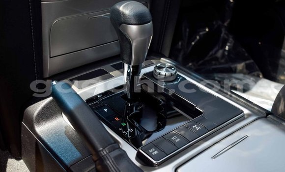 Buy New Toyota Land Cruiser White Car in Afgooye in Somalia Buy New Toyota Land Cruiser White Car in Afgooye in Somalia