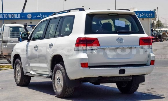 Buy New Toyota Land Cruiser White Car in Afgooye in Somalia Buy New Toyota Land Cruiser White Car in Afgooye in Somalia