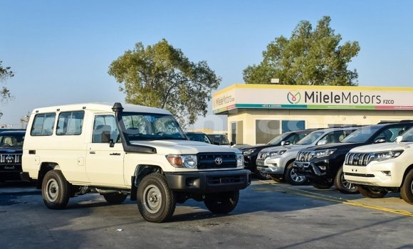 Nunua Mpya Toyota Land Cruiser Nyeupe Gari ndani ya Afgooye nchini Somalia Nunua Mpya Toyota Land Cruiser Nyeupe Gari ndani ya Afgooye nchini Somalia