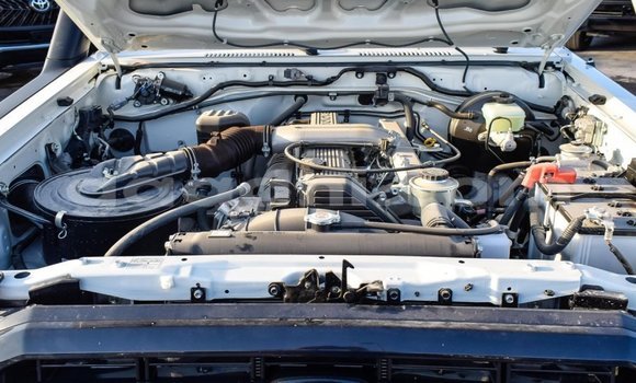 Nunua Mpya Toyota Land Cruiser Nyeupe Gari ndani ya Afgooye nchini Somalia Nunua Mpya Toyota Land Cruiser Nyeupe Gari ndani ya Afgooye nchini Somalia