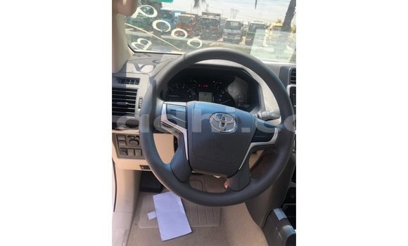 Imported Toyota Prado White Makiinaa iti Import - Dubai keessatti Somalia keessatti Imported Toyota Prado White Makiinaa iti Import - Dubai keessatti Somalia keessatti