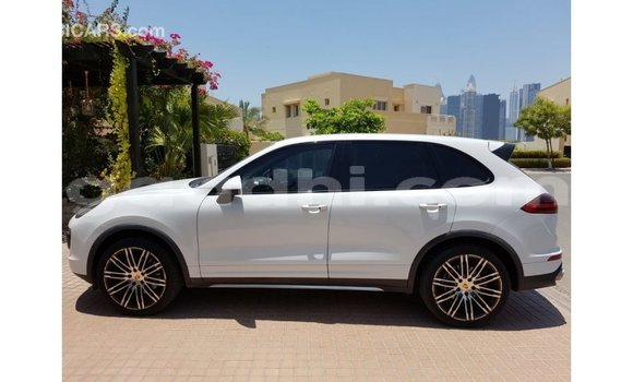 اشتري Imported Porsche Cayenne أبيض سيارة في Import - Dubai في الصومال اشتري Imported Porsche Cayenne أبيض سيارة في Import - Dubai في الصومال