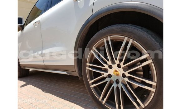 اشتري Imported Porsche Cayenne أبيض سيارة في Import - Dubai في الصومال اشتري Imported Porsche Cayenne أبيض سيارة في Import - Dubai في الصومال