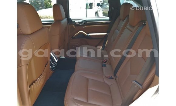 اشتري Imported Porsche Cayenne أبيض سيارة في Import - Dubai في الصومال اشتري Imported Porsche Cayenne أبيض سيارة في Import - Dubai في الصومال