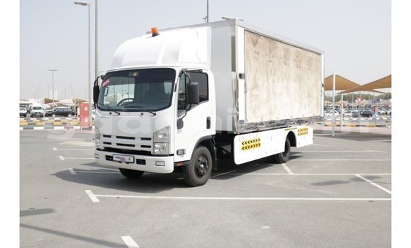 Buy Import Isuzu Rodeo White Car in Import - Dubai in Somalia