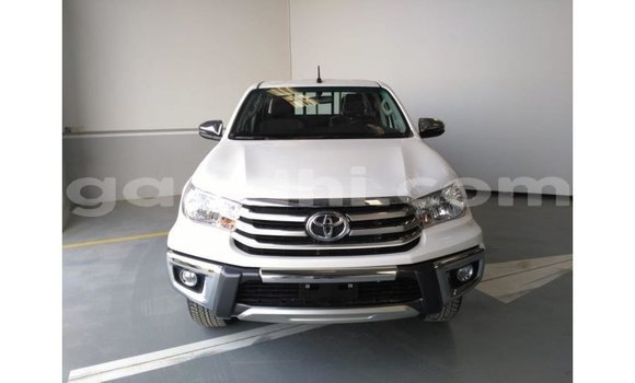 اشتري Imported Toyota Hilux أبيض سيارة في Import - Dubai في الصومال اشتري Imported Toyota Hilux أبيض سيارة في Import - Dubai في الصومال